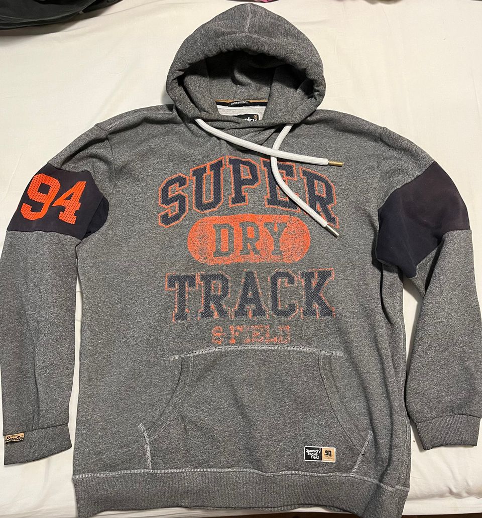 Superdry-huppari