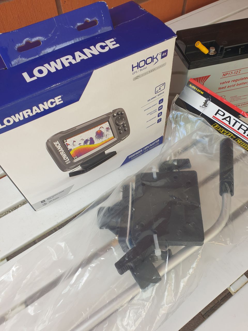 Lowrance Hook