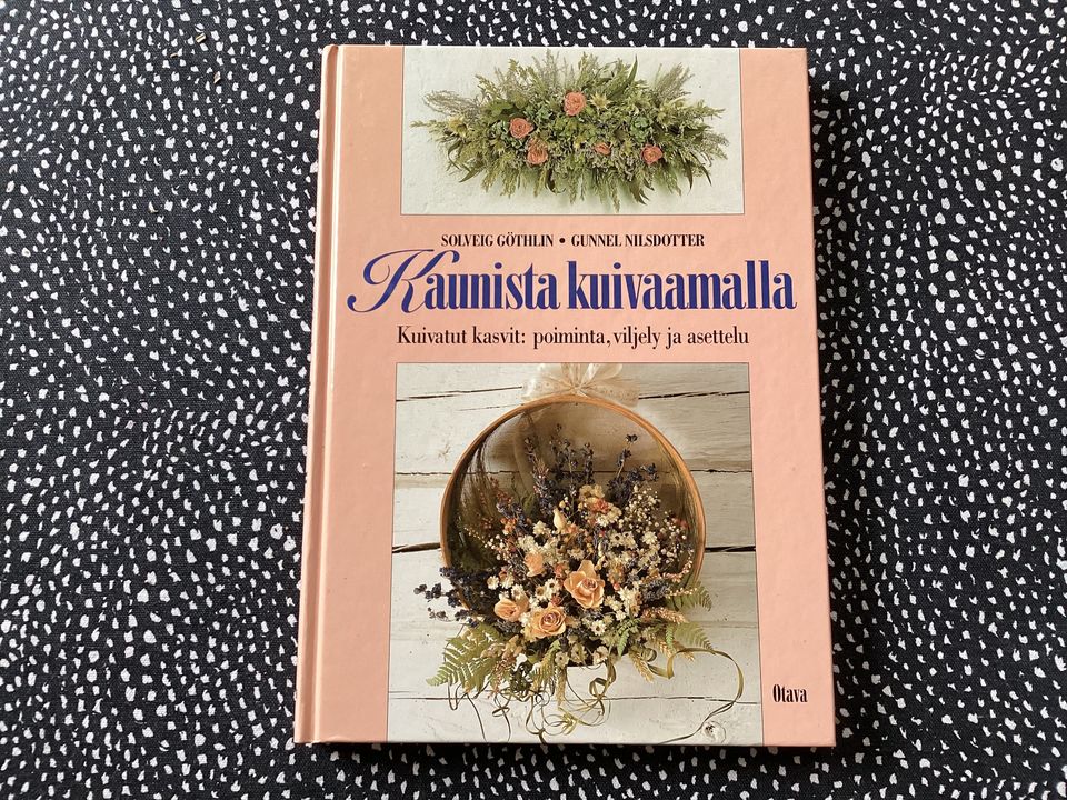 Kirja Kaunista kuivaamalla