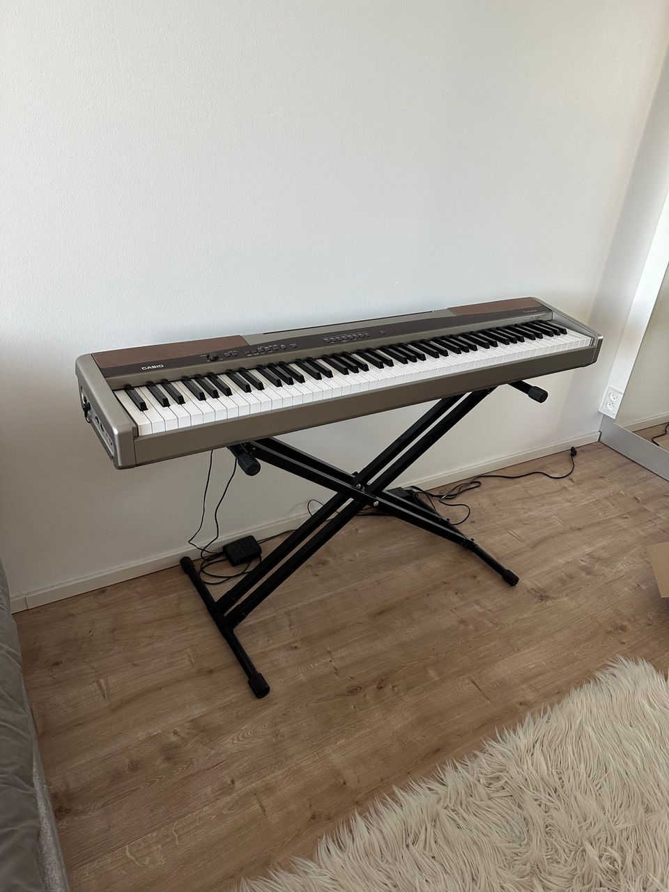 Sähköpiano Casio Privia PX-100