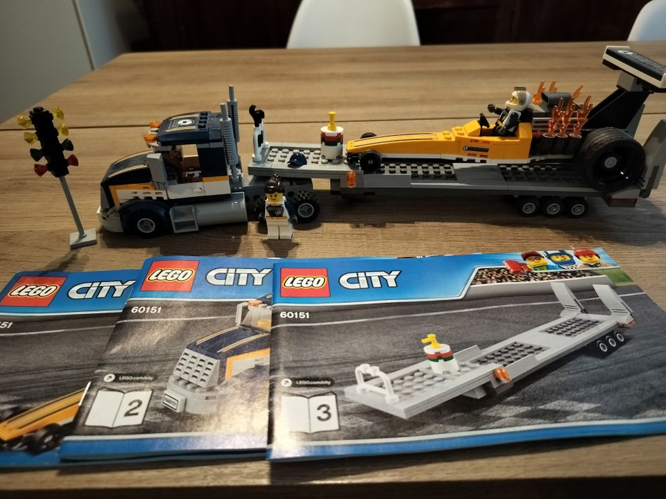 LEGO City 60151 Dragsterin Kuljetusauto