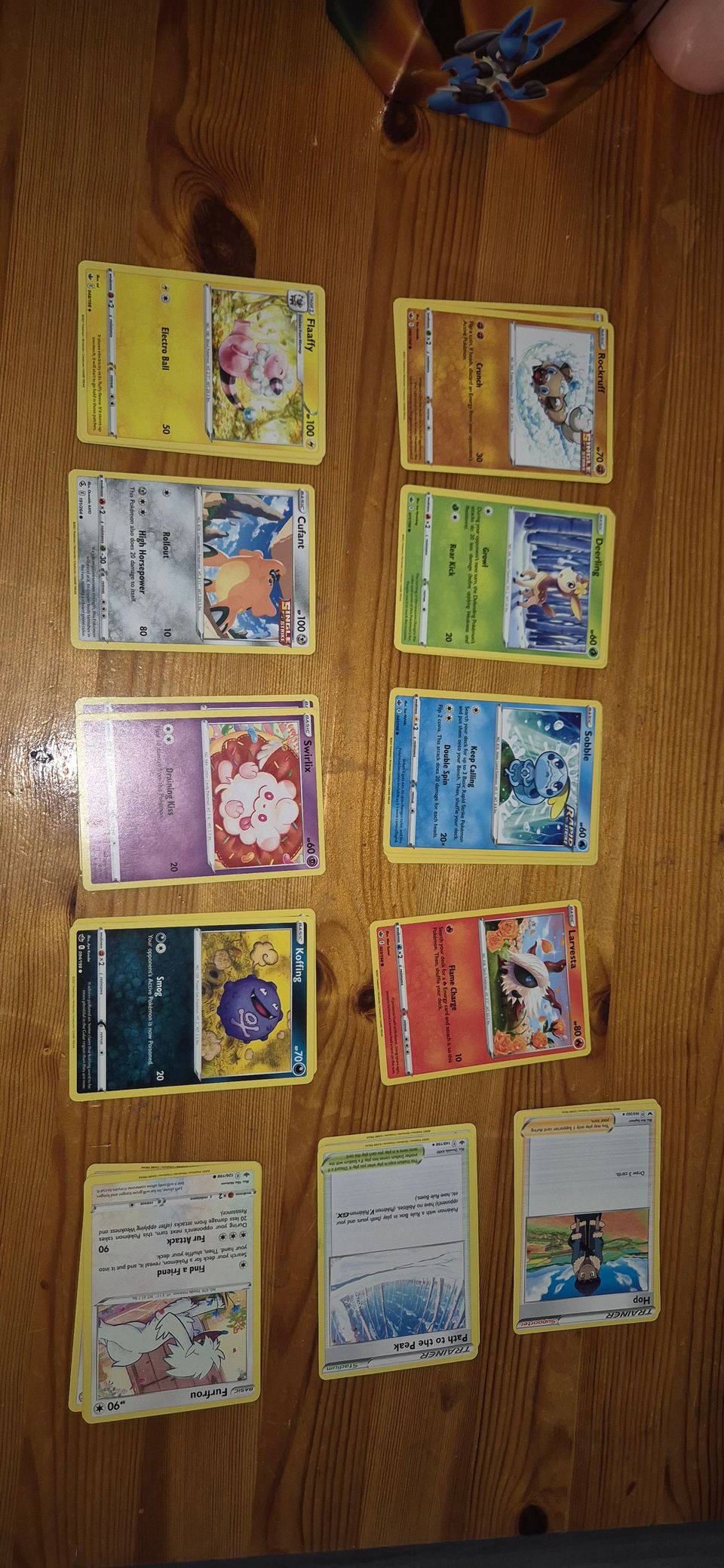 25kpl pokemon kortteja