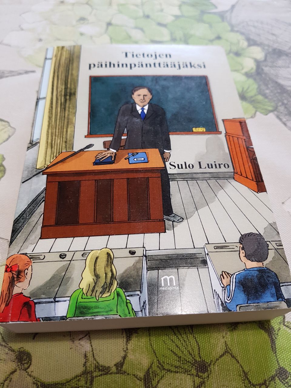 Tietojen päihinpänttääjäksi. Sulo Luiro.