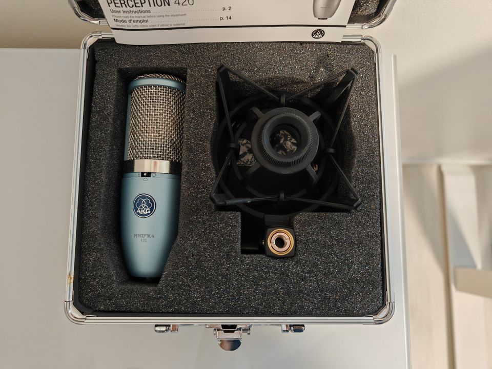 AKG Perception 420 kondensaattorimikrofoni