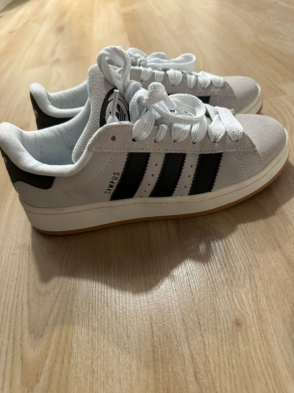 Adidas Campus 00s