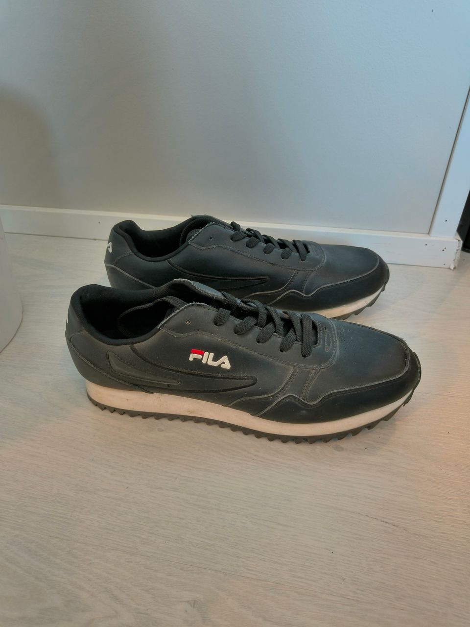 Fila kengät 44