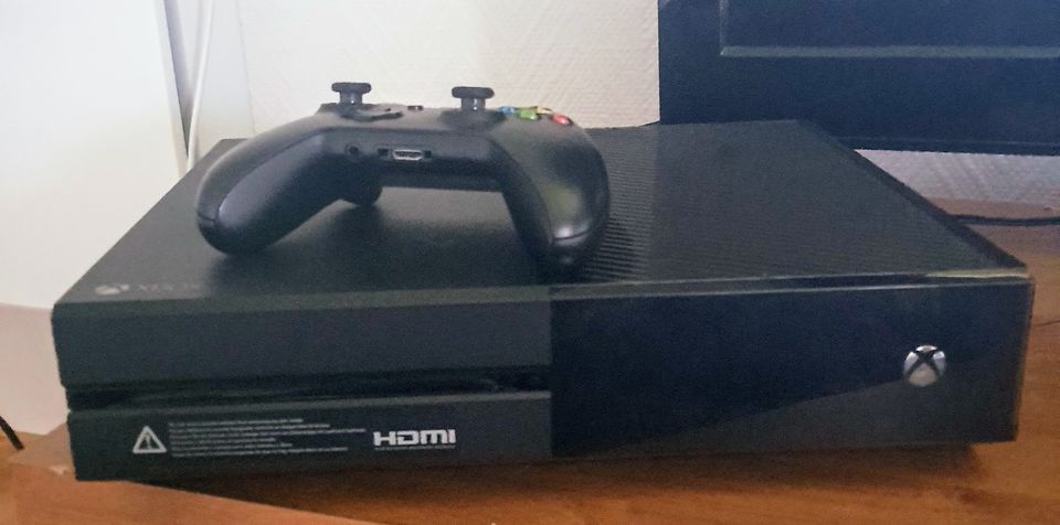 Xbox One + ohjain