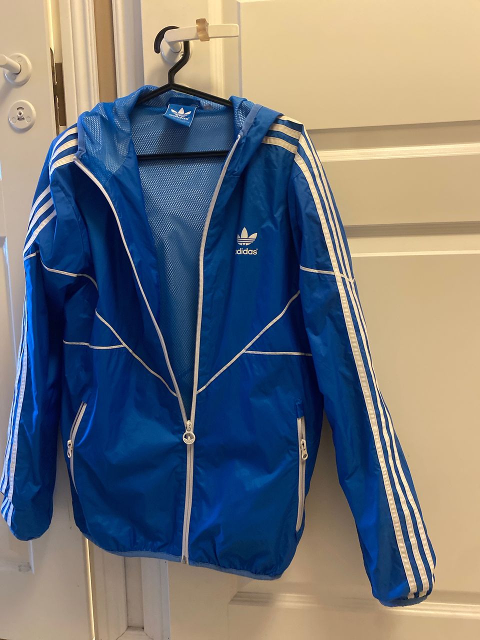 Adidas hyvä syksytakki