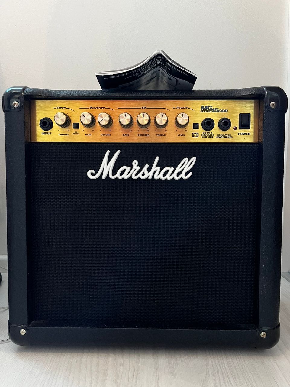 Marshall MG15CDR vahvistin