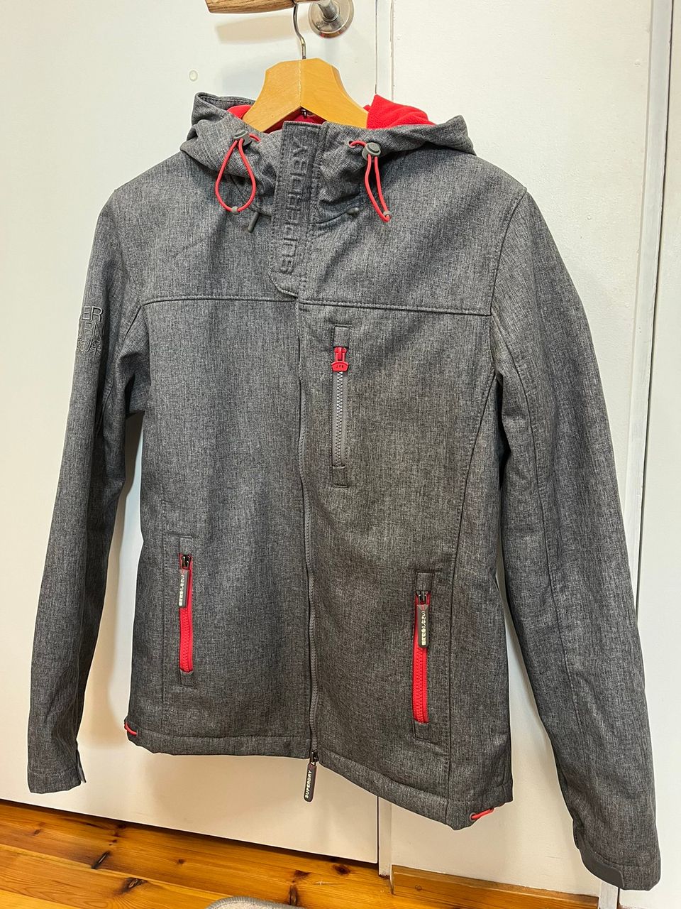 Superdry softshell-takki koko M (vastaa S)