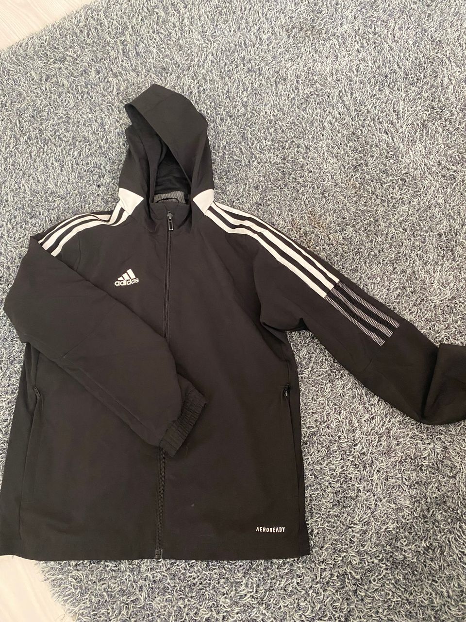 Adidas 140 tuulitakki