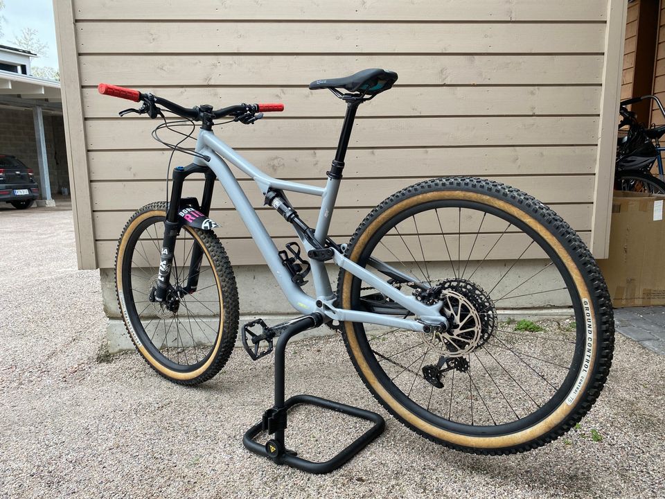 Specialized ”Spessu” stumpjumper comp alloy 2018, vanteet 29”, runko L