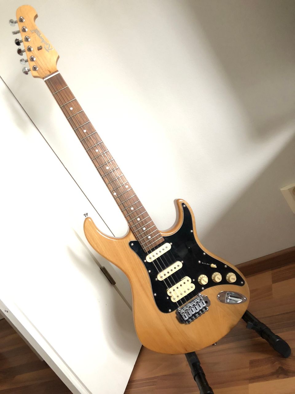 Richwood stratocaster mallinen sähkökitara