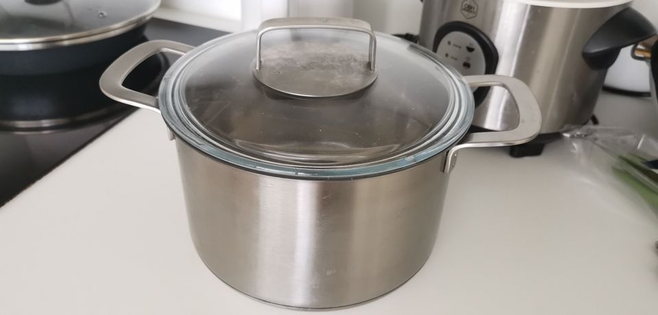 Pot with lid (4L)