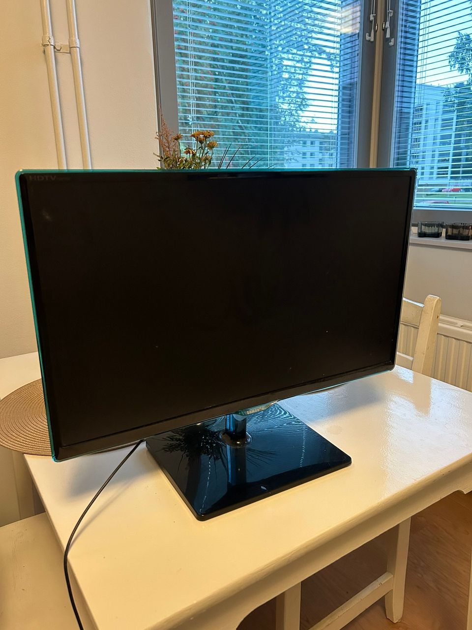 Myydään samsung 24” näyttö