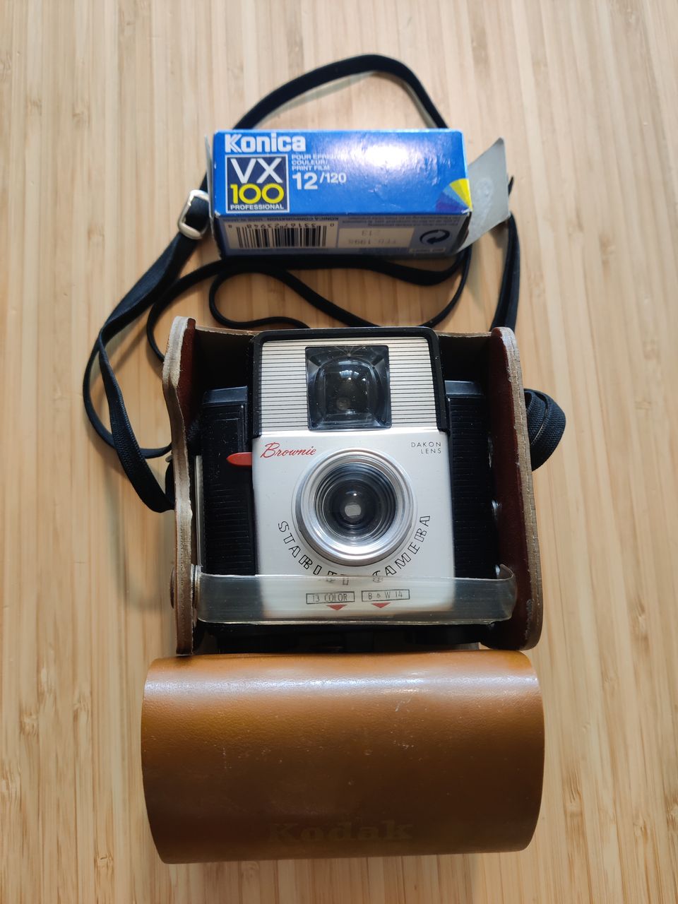 Kodak Brownie Starlet kamera+filmiä