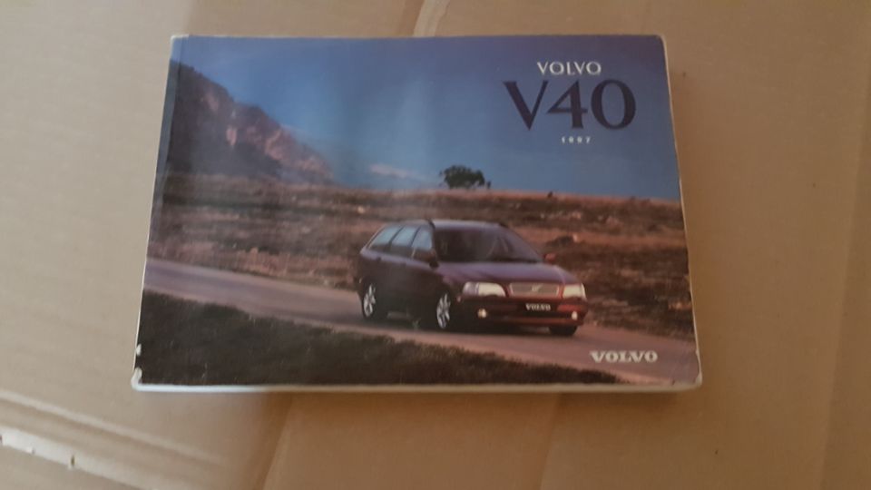 Volvo v40 käyttö-ohjekirja 1997