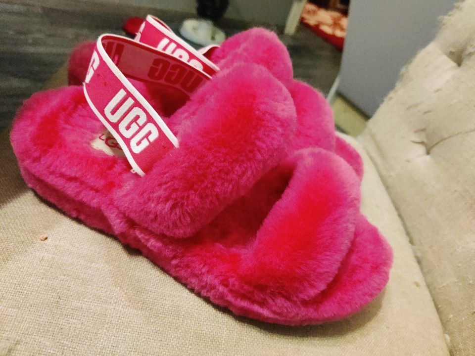 Ugg sandaalit