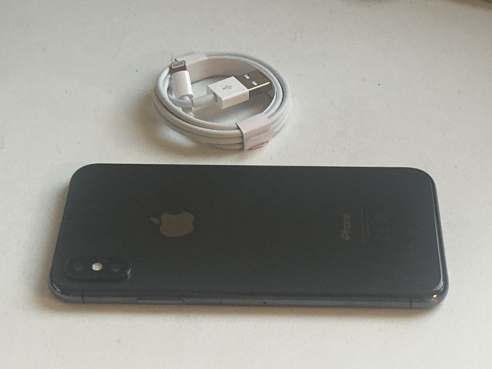 ALE IPhone X 256GB space gray / TAKUU 12kk