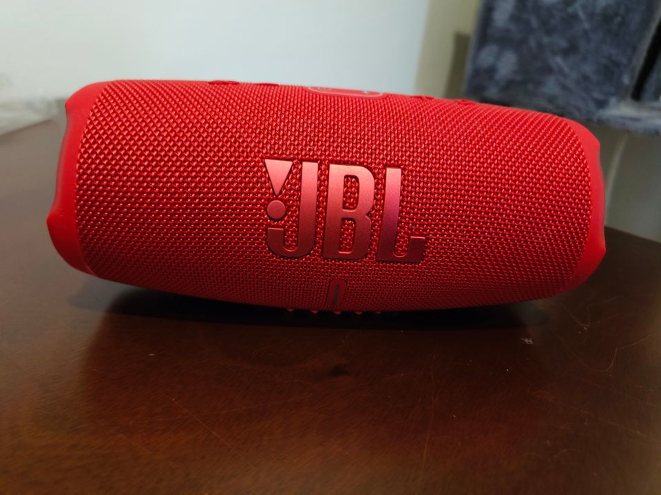 JBL Charge 5 langaton kaiutin