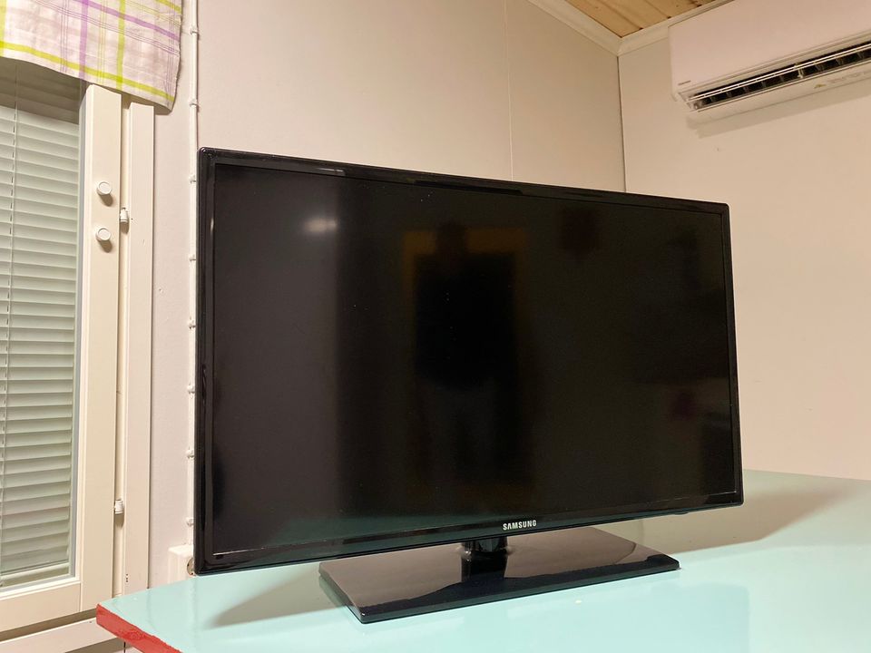 Samsung 32” TV