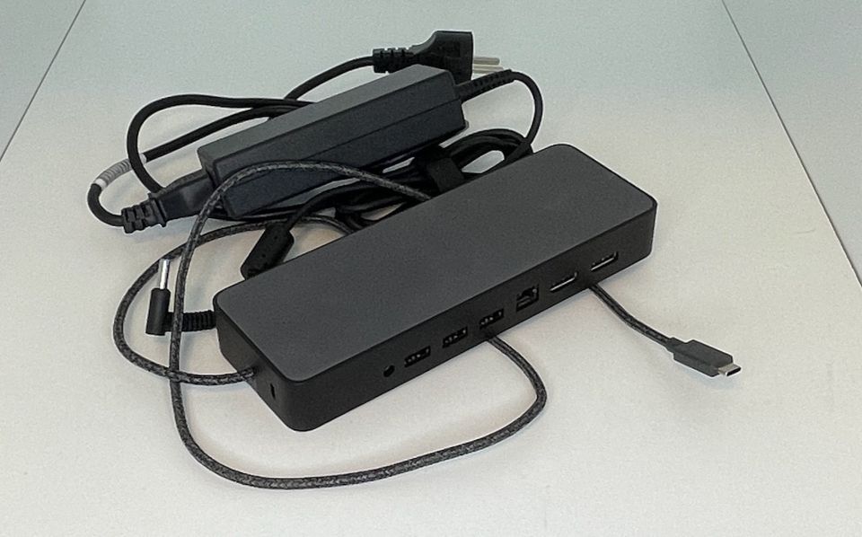 HP USB-C Universal Dock + 90W virtalähde