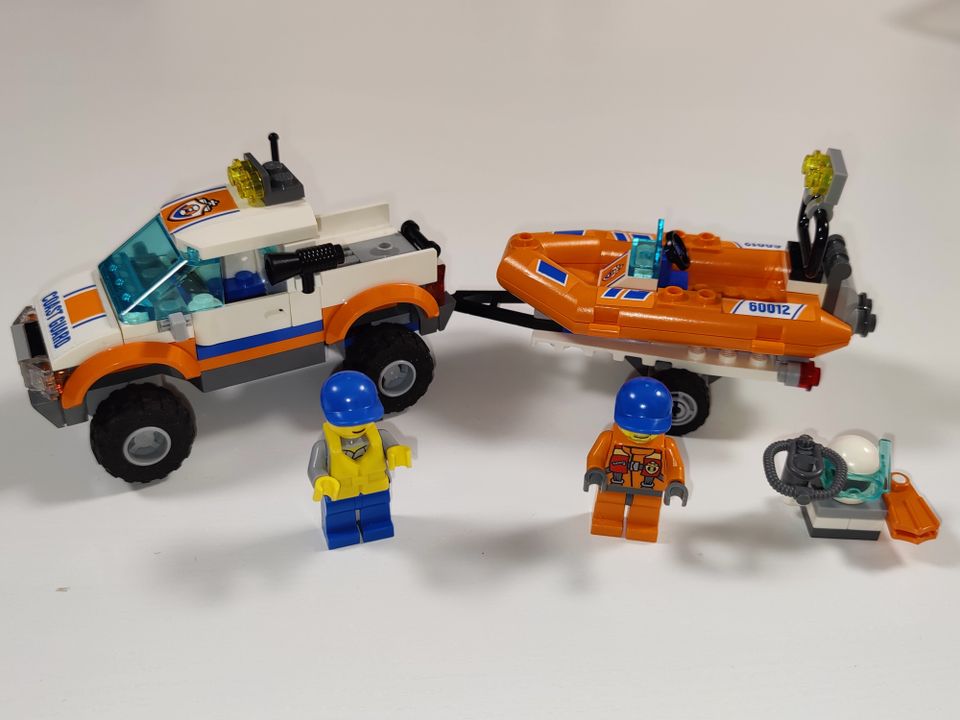 Lego City 60012 Nelivetoauto ja sukeltajien vene