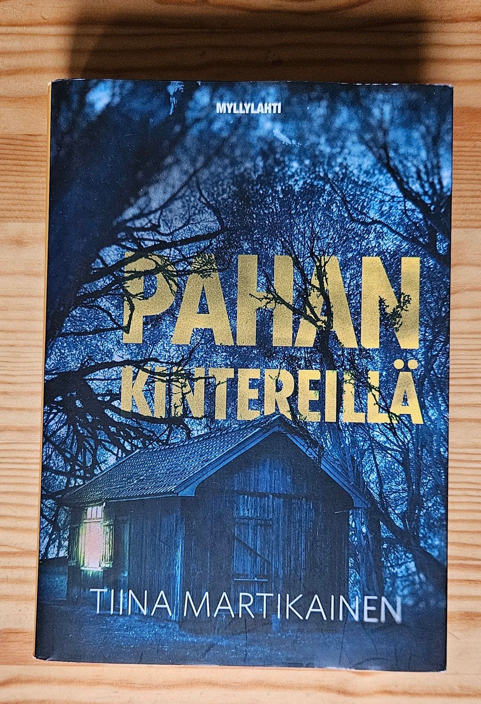 Pahan kintereillä, Tiina Martikainen