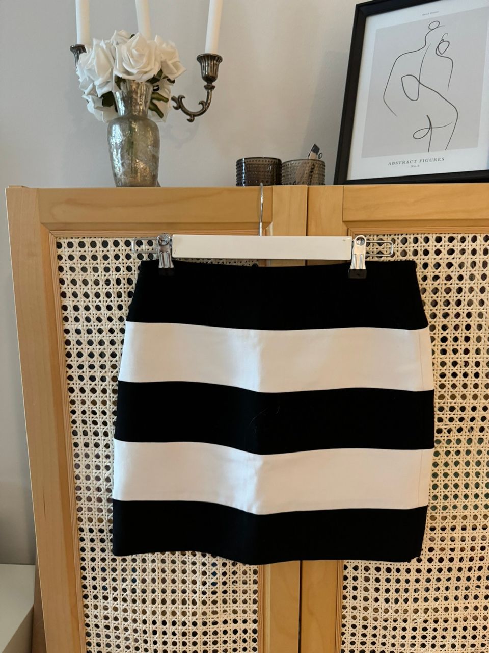 Zara mustavalkoinen hame koko xs