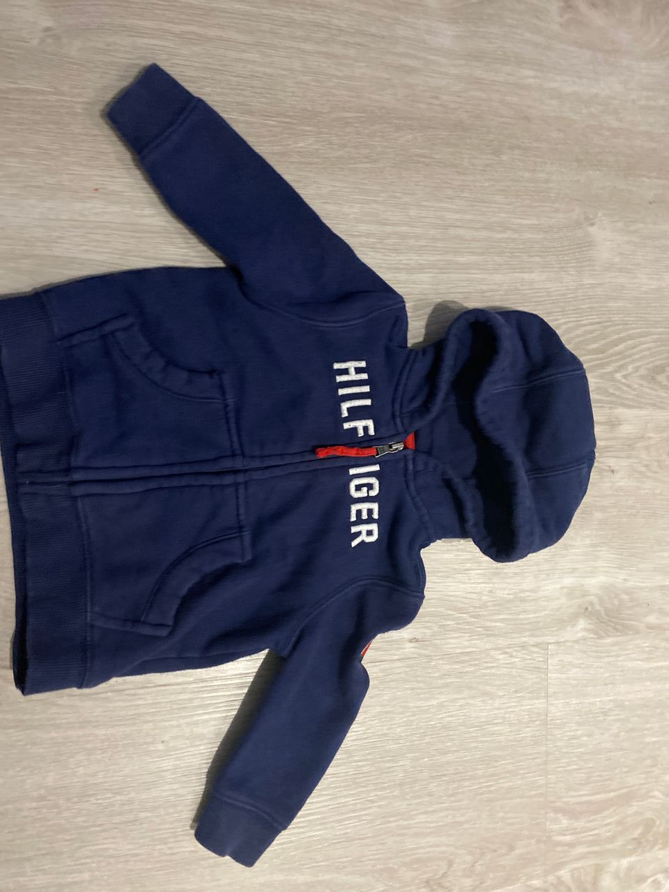 Tommy hilfiger huppari koko 86