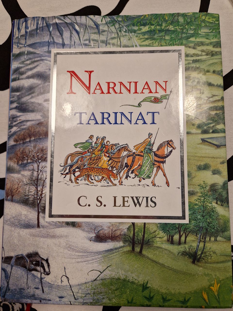 C. S. Lewis, Narnian tarinat, kovakantinen kuvitettu jättiteos