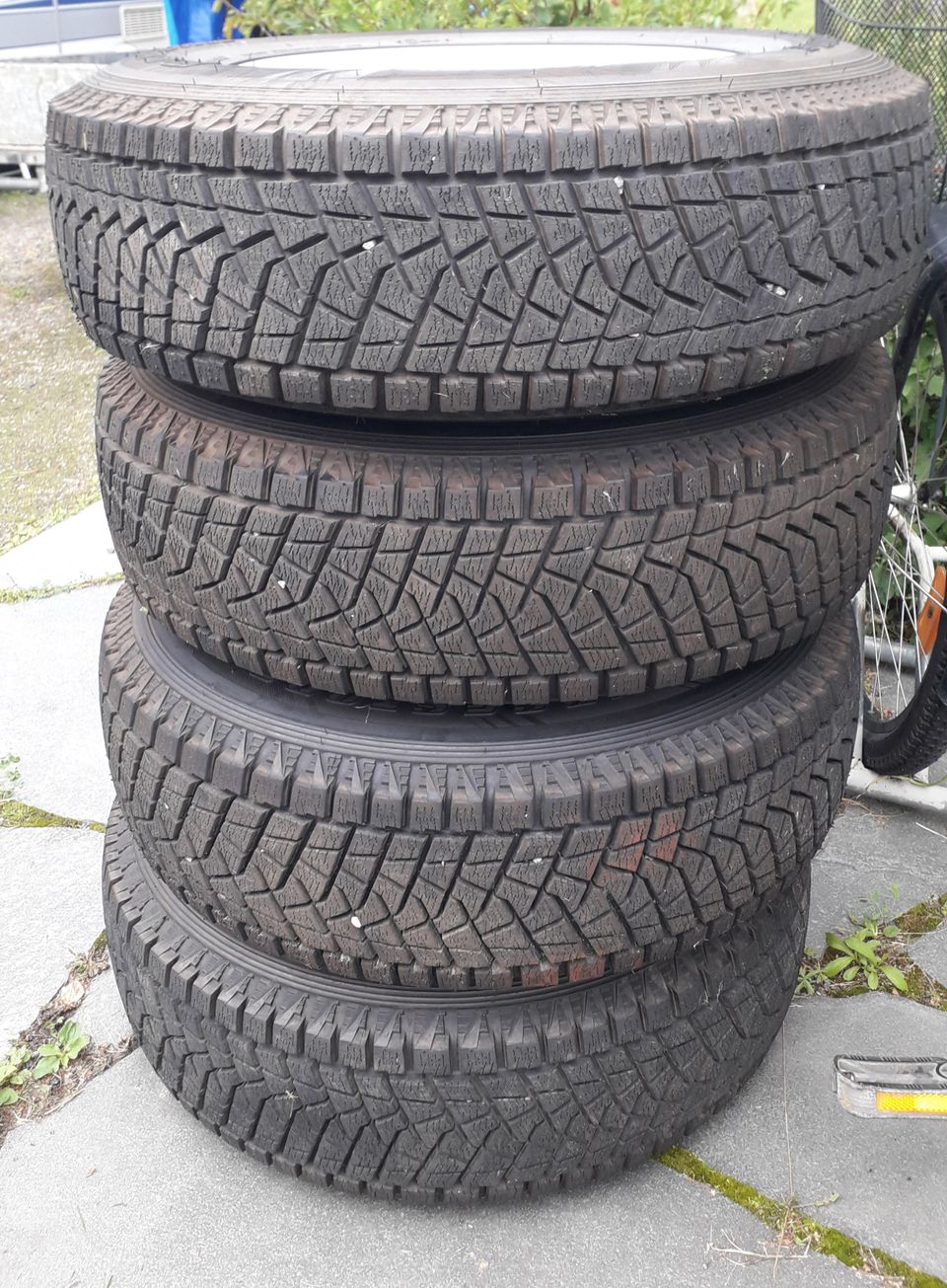 Kitkarenkaat Bridgestone Blizzak DM-Z3