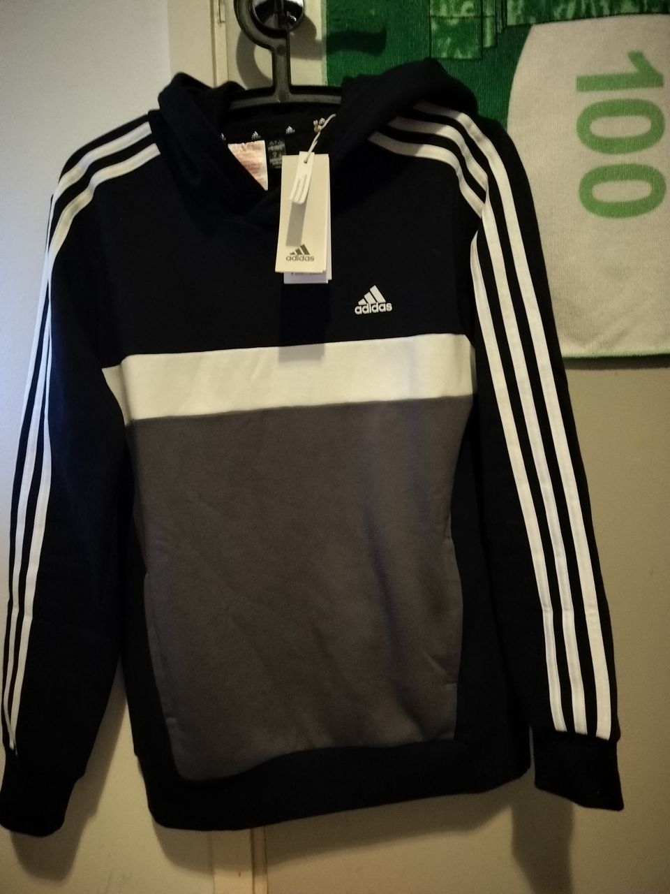 Adidas poikien huppari 164 (uusi)