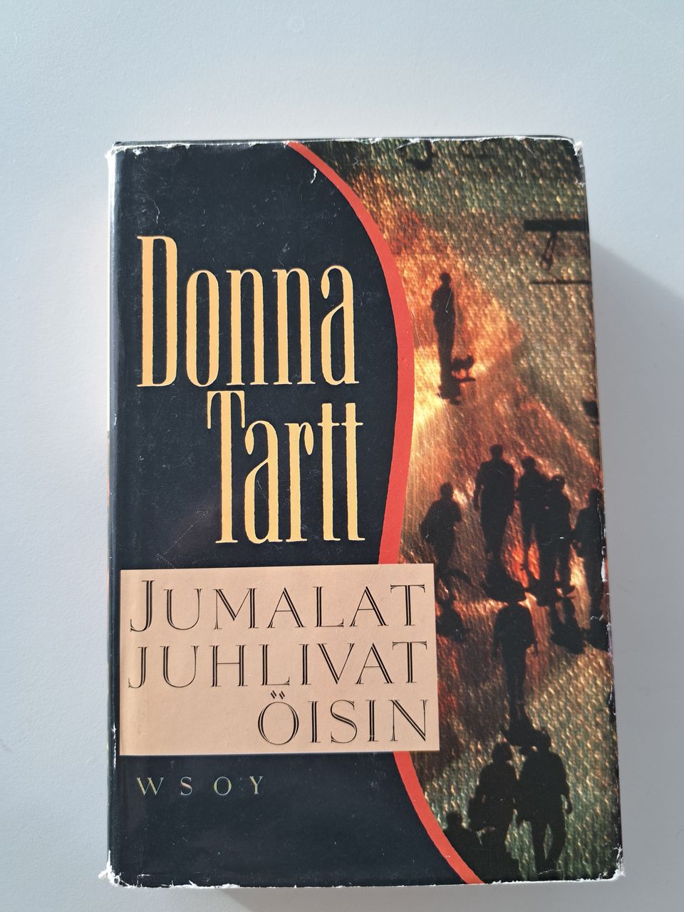 Donna Tartt: Jumalat juhlivat öisin sid. 5p.