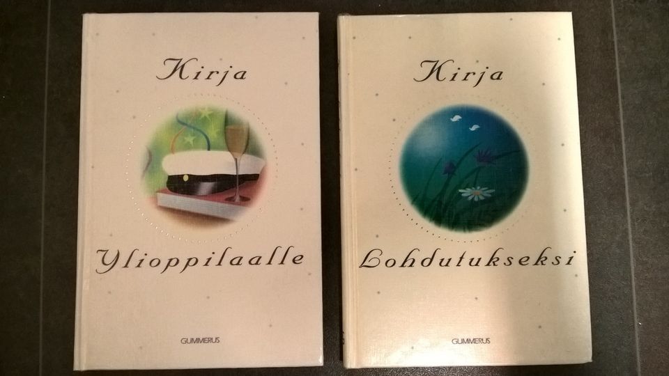 2 runokirjaa / värssykirjaa, 2 e / kpl TAI 3 e yht