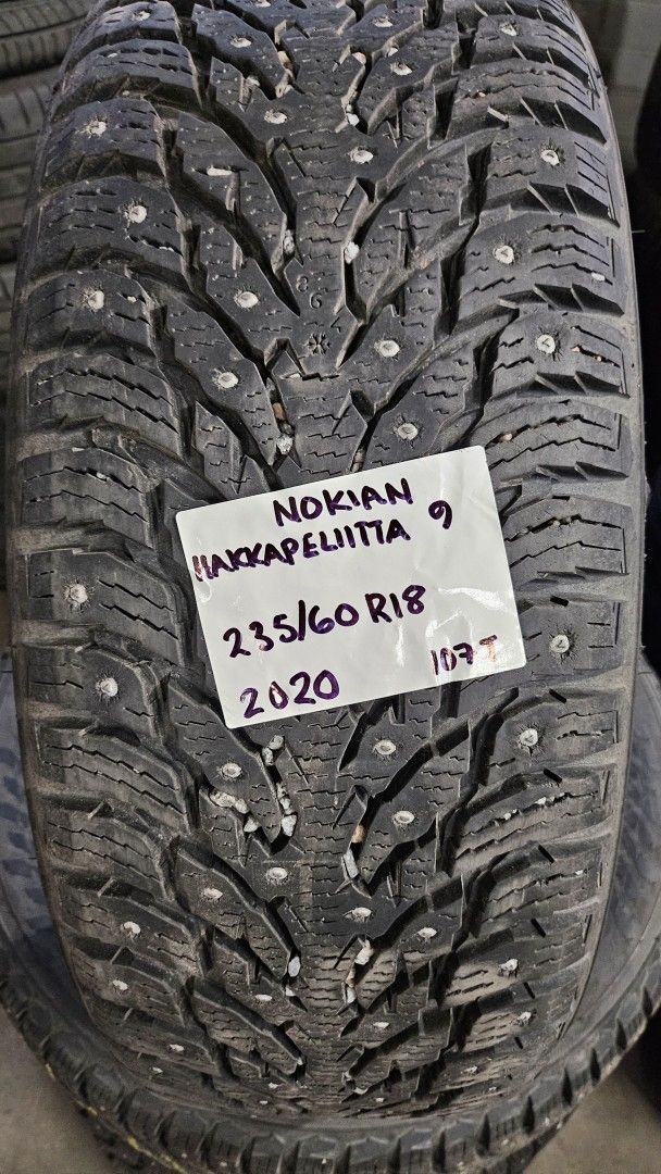 Käytetyt nastarenkaat 236/60R18 Nokian Hkpl9