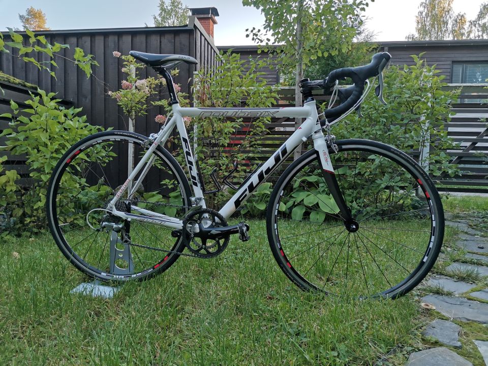 Fuji roubaix 2.0 56cm