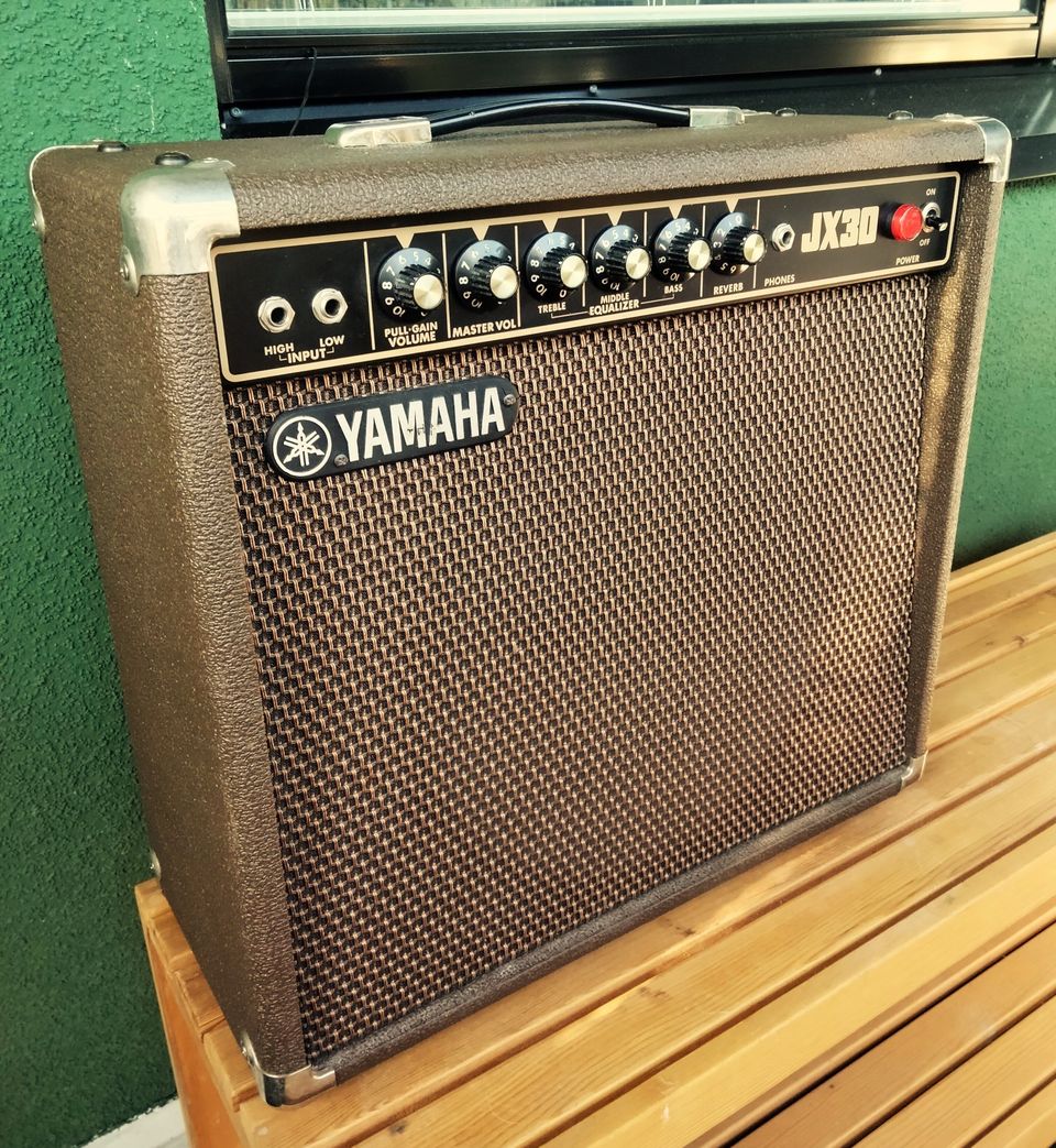 Yamaha JX30 vintage kitaracombo 70-luvulta