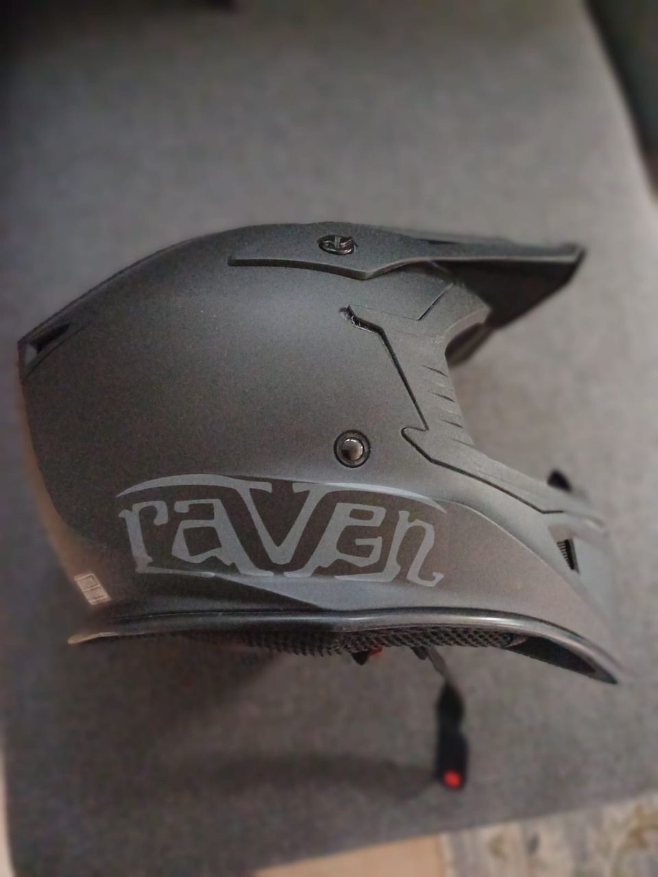 Raven kypärä L 59-60