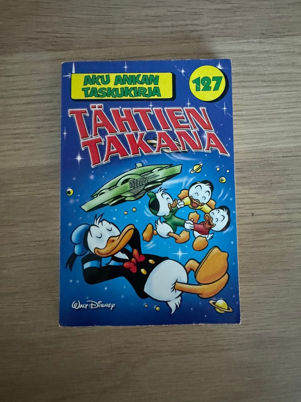 Aku ankan taskukirja tähtien takana 127