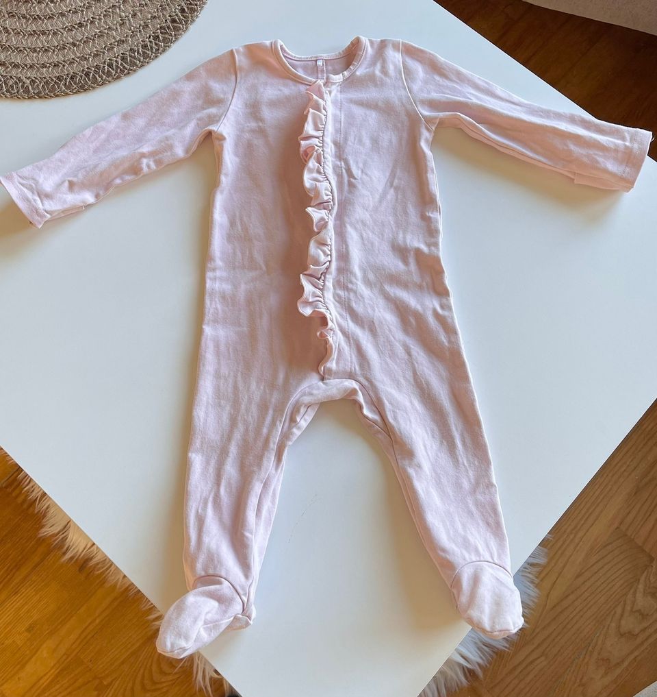 Gugguu baby frilla full bodysuit 🌸