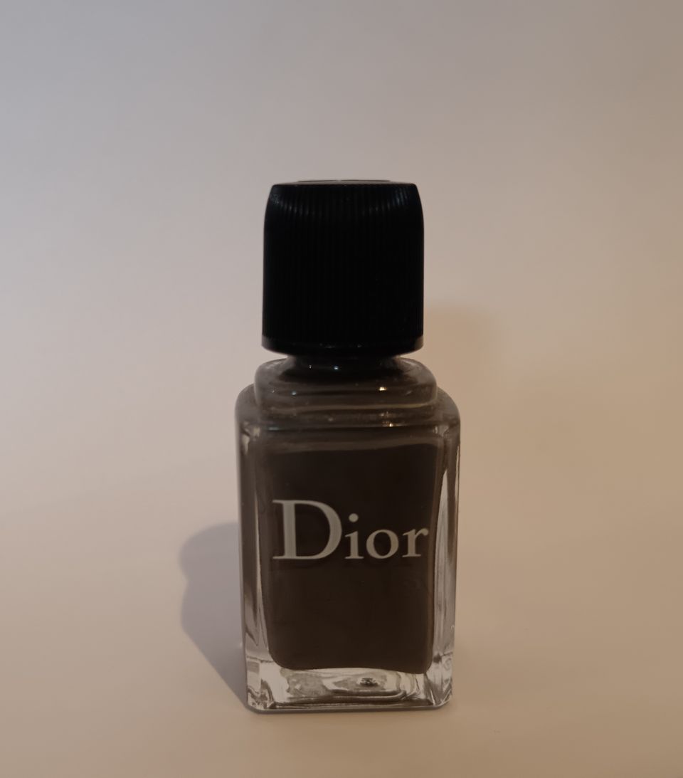 Dior Vernis -kynsilakka 707 Gris Montaigne