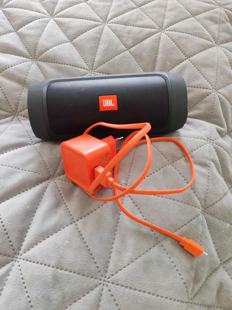 JBL Charge 2+kaiutin