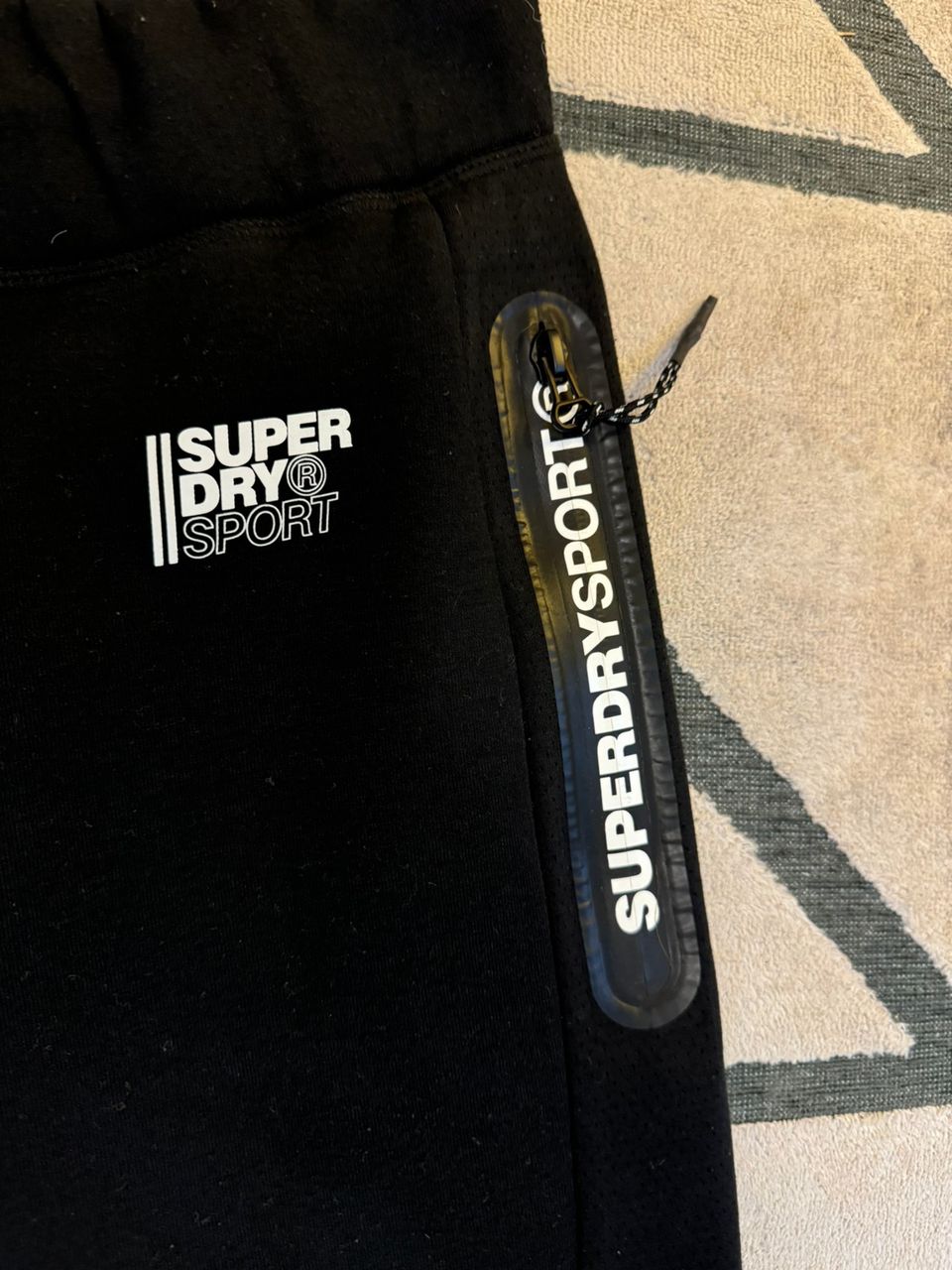 Superdry collegehousut