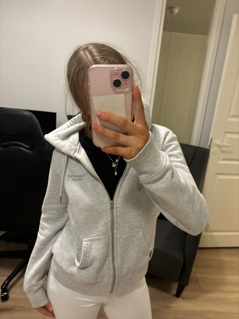 Superdry huppari