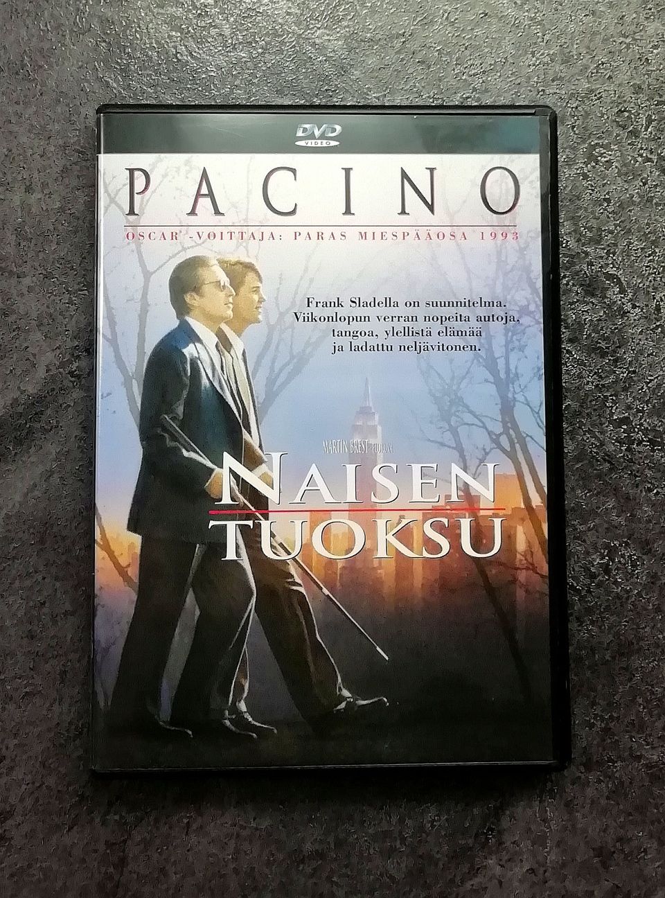 Naisen Tuoksu (1992). Egmont / Suomijulkaisu