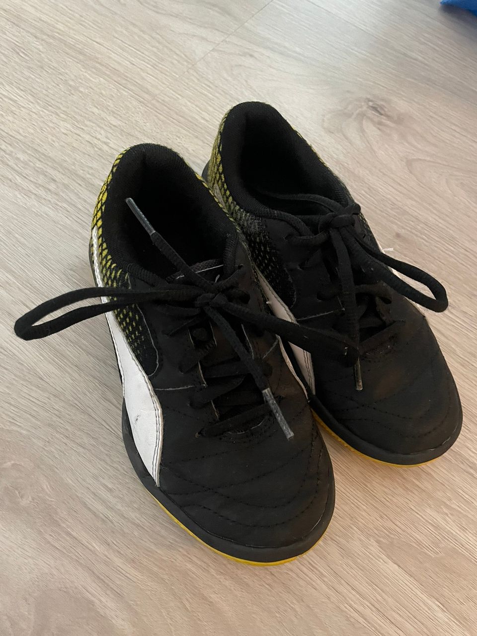 Puma sisäpelikengät, 30