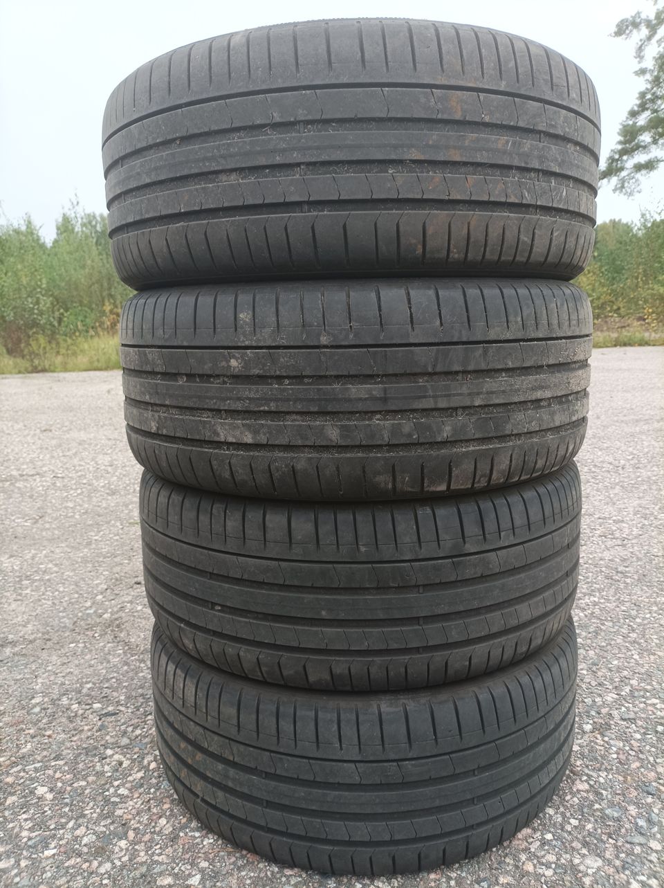 Pirelli Pzero 275/35R22