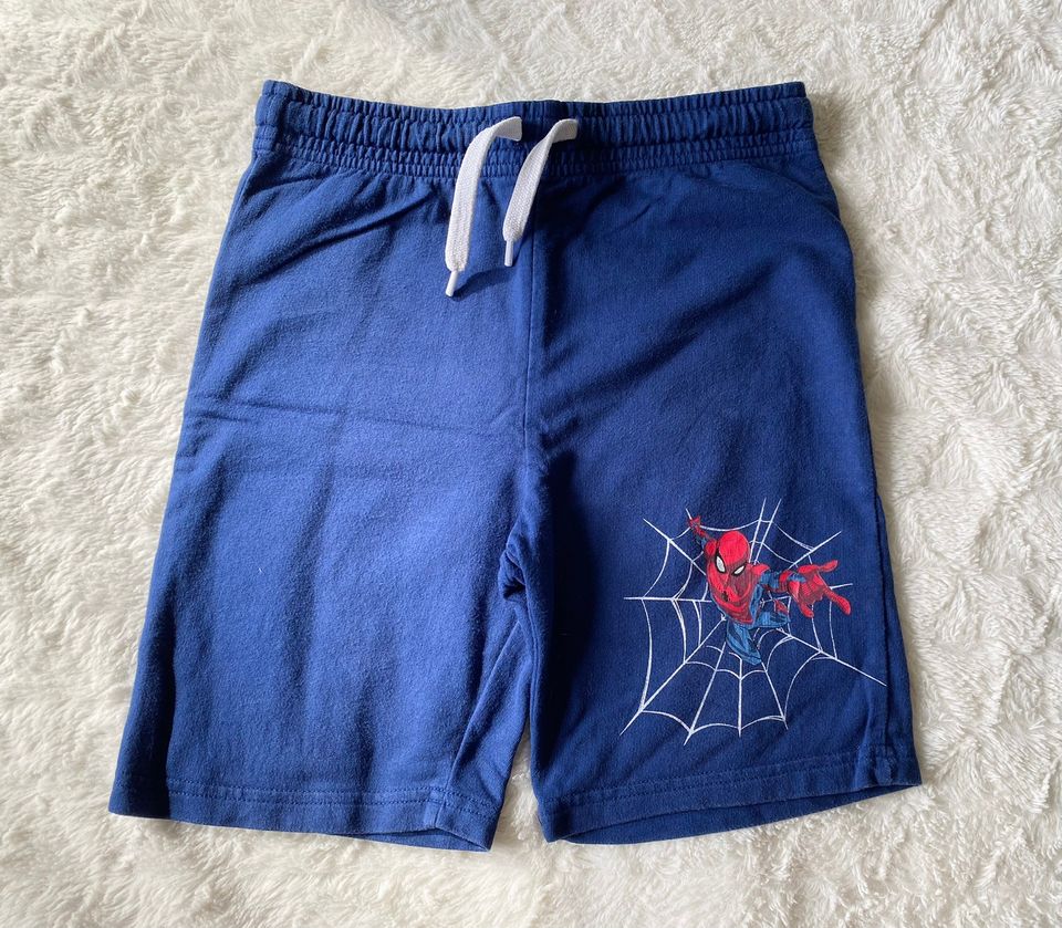 Spiderman shortsit, 134