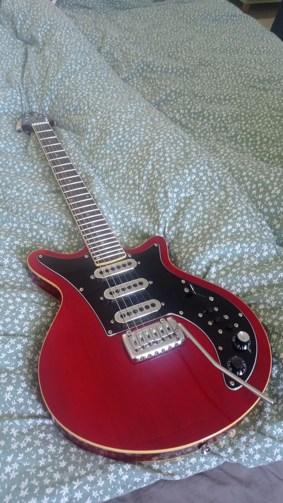 Harley Benton BM-75 Trans Red Deluxe Sähkökitara